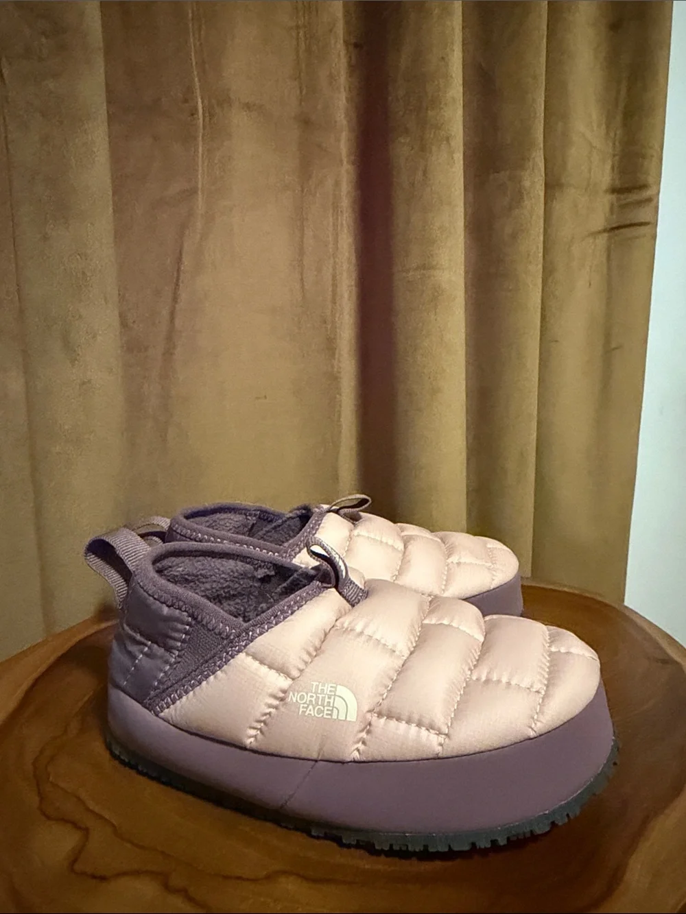 The North Face Kids Quilted Slip-On Slippers in Light Pink & Mauve